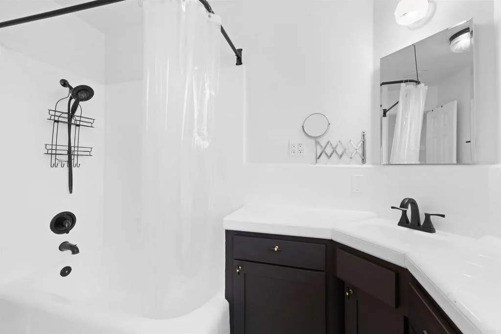 https://cdn.realtyfeed.com/cdn/127/306744300/02066ff73c9bb86a40b6721b7f940b48.webp