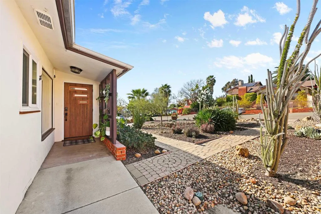 https://cdn.realtyfeed.com/cdn/127/306744300/adf4da01c7bb2d3e13a574da9dfbbcf6.webp