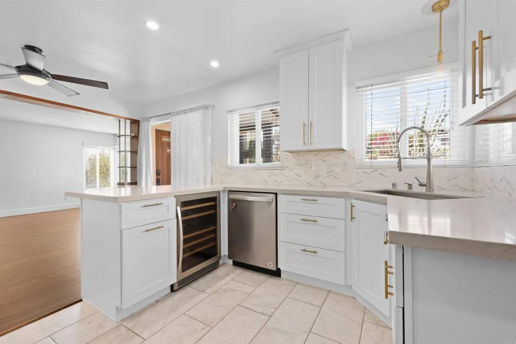 https://cdn.realtyfeed.com/cdn/127/306744300/ce75e8d25735802f1fa5a9ae81d0e2d9.webp