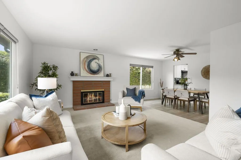 https://cdn.realtyfeed.com/cdn/127/306744311/31e1e6e22642409da0cc949565e4eca7.webp