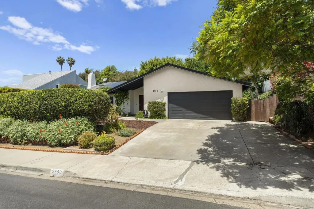 https://cdn.realtyfeed.com/cdn/127/306744311/83820c9c5fcc748381aff484eedb1a57.webp