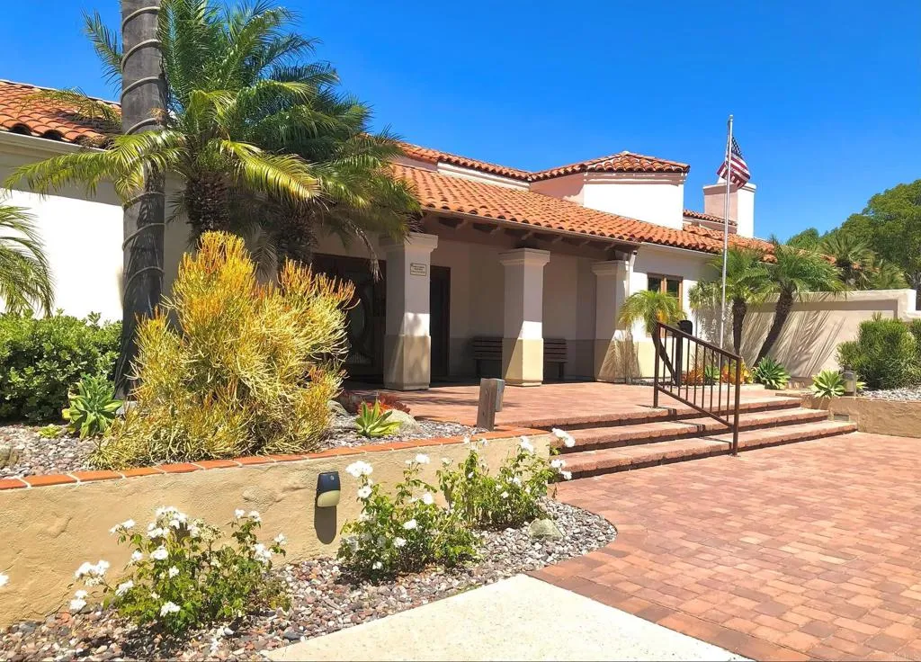 https://cdn.realtyfeed.com/cdn/127/306744350/26742750ccc5f4f1f61b92b193d5ec8f.webp