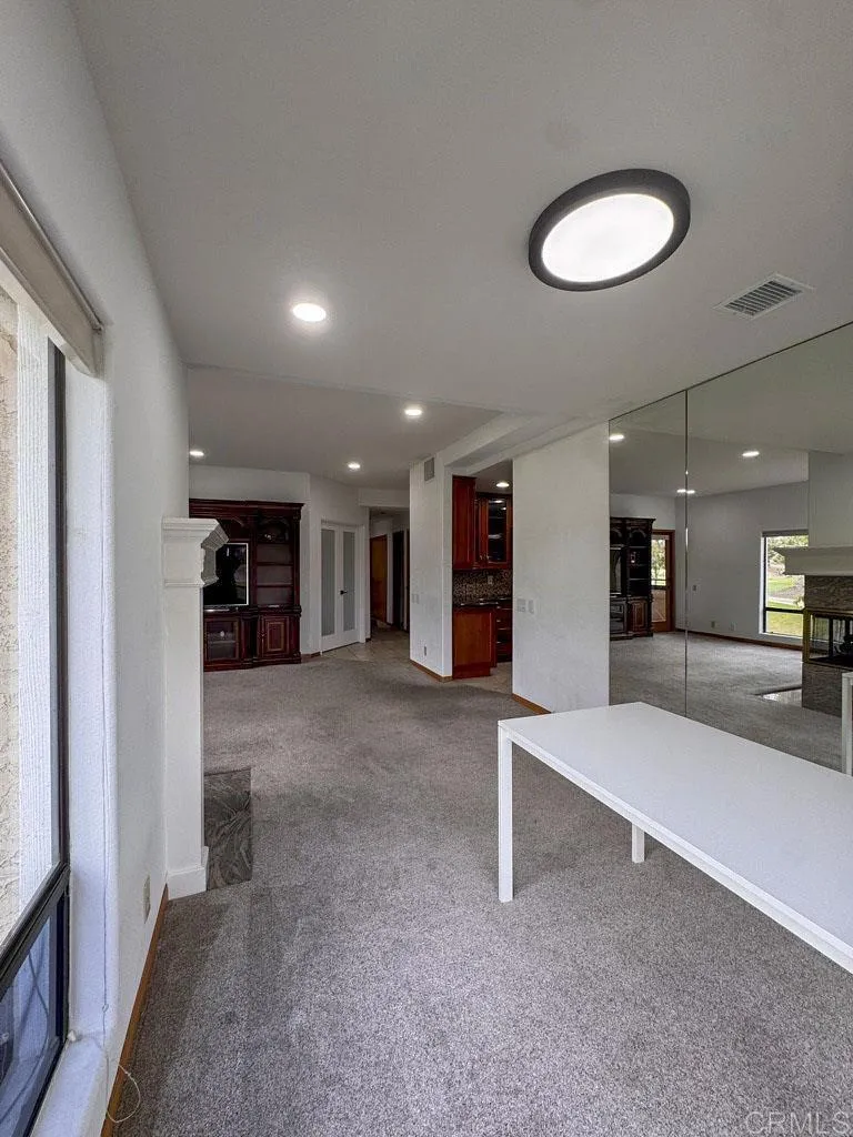 https://cdn.realtyfeed.com/cdn/127/306744350/271fbea2b8723ca3f04090c0892c9683.webp