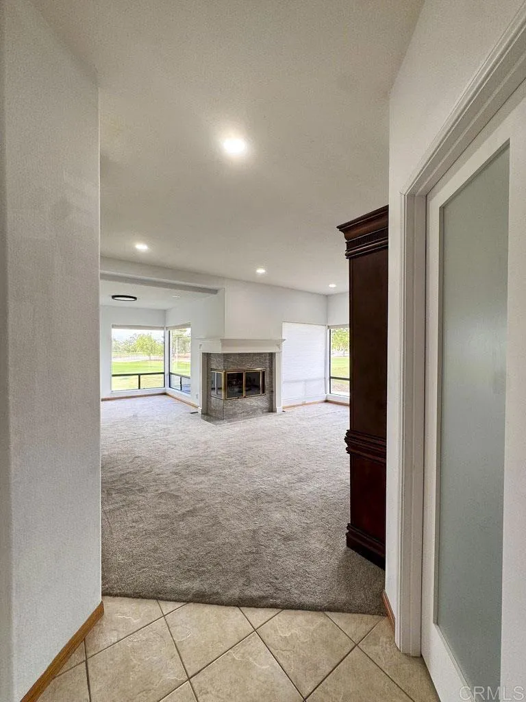 https://cdn.realtyfeed.com/cdn/127/306744350/b106b652f9a9129e38147c156bec47e8.webp