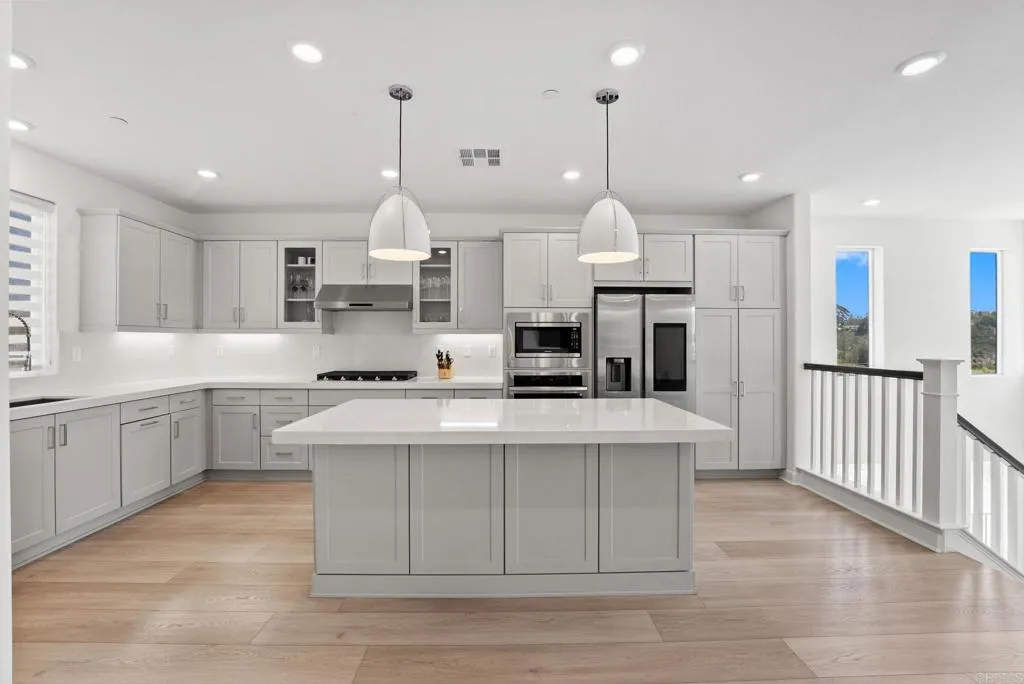 https://cdn.realtyfeed.com/cdn/127/306744363/2469cd446cdb2ac8dbad1435d4f559cf.webp