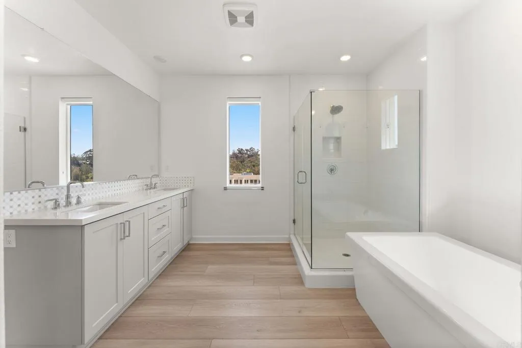 https://cdn.realtyfeed.com/cdn/127/306744363/b631dd59bad2838d7bd07fb27ec928e3.webp