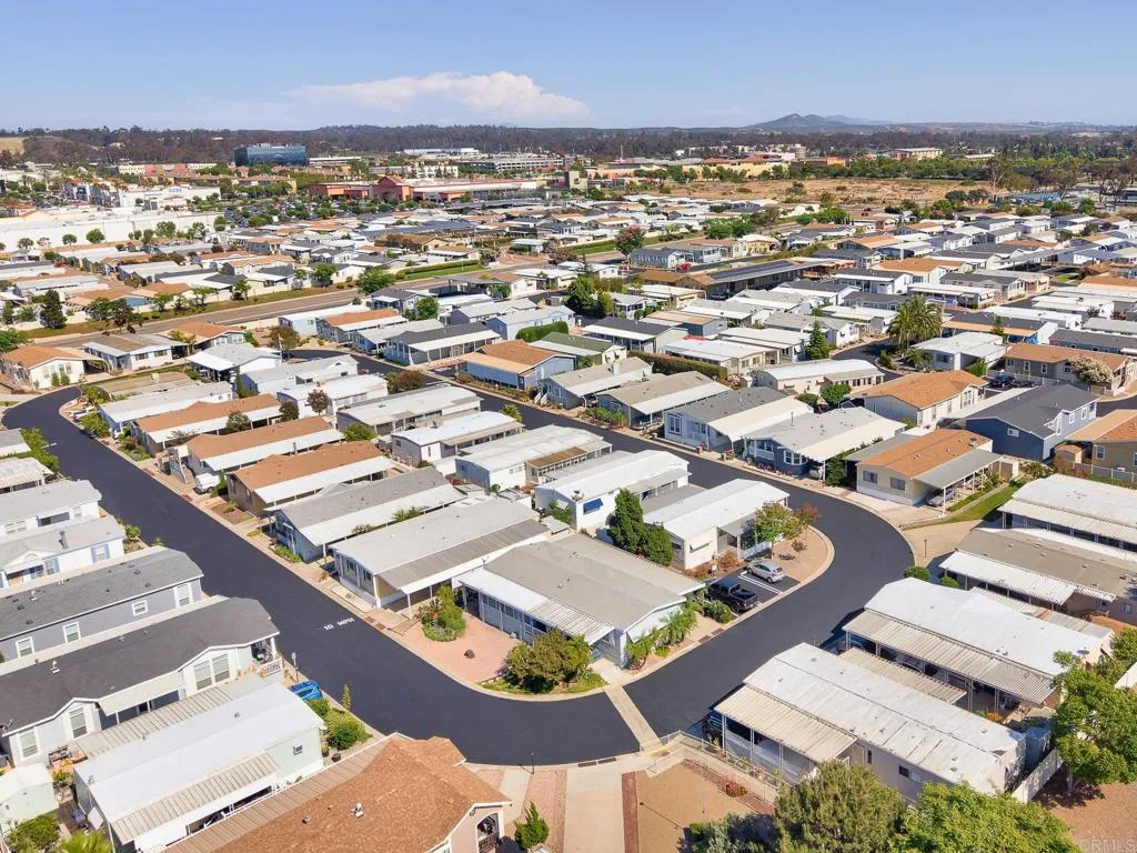 https://cdn.realtyfeed.com/cdn/127/306744396/4f22068a33a6538c7f2fe96bc848a37b.webp