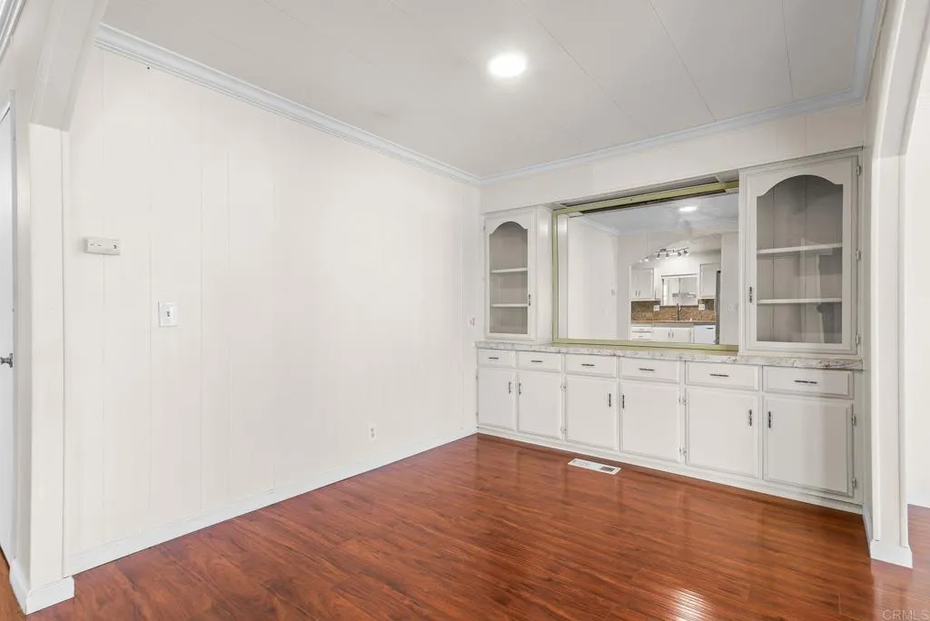 https://cdn.realtyfeed.com/cdn/127/306744396/569b330466b55fe0e8de50e94e093ae4.webp