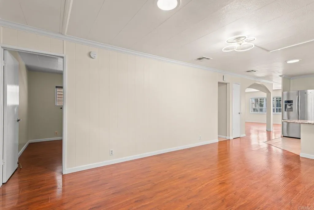 https://cdn.realtyfeed.com/cdn/127/306744396/94de0e696682616f2662999fa9304afb.webp