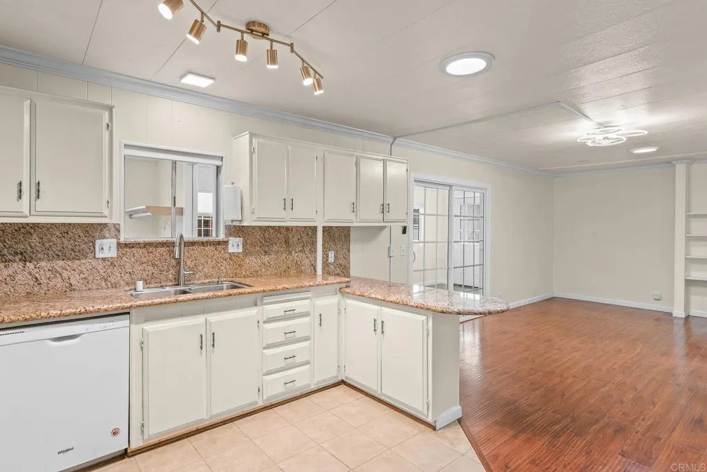 https://cdn.realtyfeed.com/cdn/127/306744396/9ee70bcdf664b5e6984c9c593267e743.webp