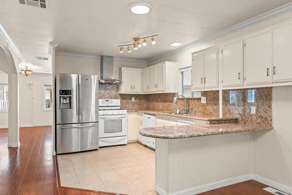 https://cdn.realtyfeed.com/cdn/127/306744396/c6bf12d274b8465fc1bf72b9927bc716.webp