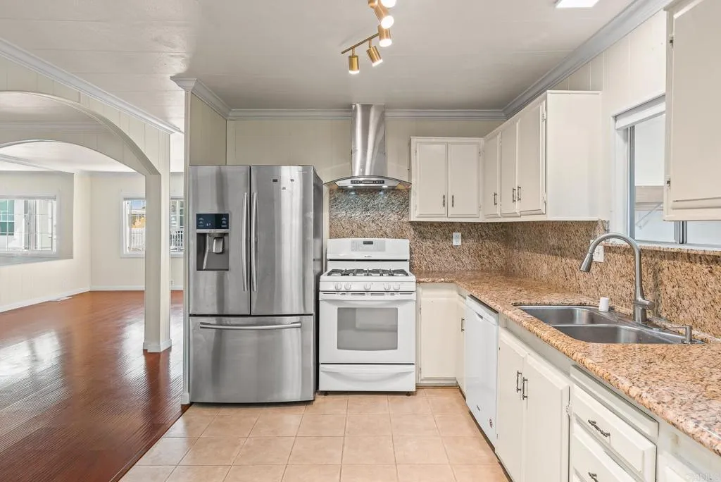 https://cdn.realtyfeed.com/cdn/127/306744396/f3ef56e690c3f464680e9b213f62aee4.webp