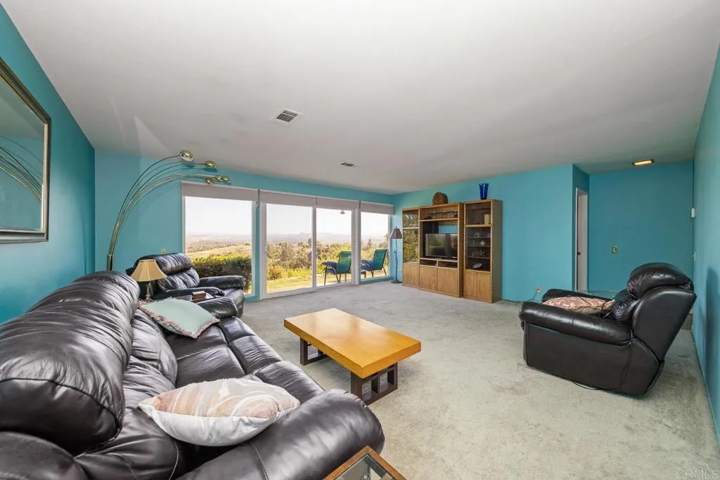 https://cdn.realtyfeed.com/cdn/127/306744403/529492685123be015378bafbd320813b.webp