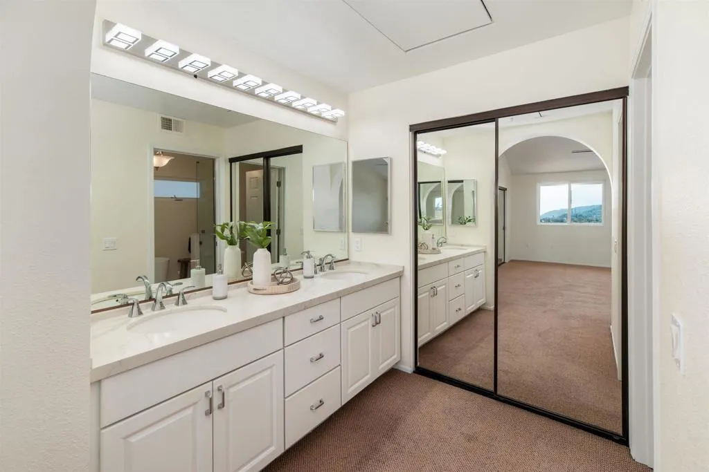 https://cdn.realtyfeed.com/cdn/127/306744443/7beefa8d2345d691c4b4db315fcb8add.webp