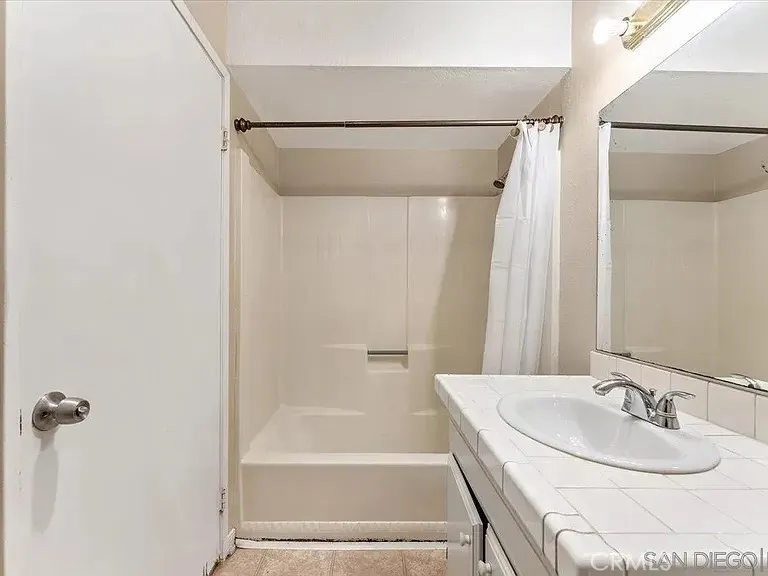 https://cdn.realtyfeed.com/cdn/127/306744451/0e07b2cf60c91f615d634eb6d34ba32d.webp