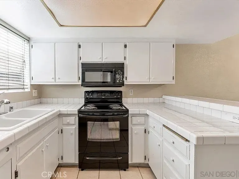 https://cdn.realtyfeed.com/cdn/127/306744451/20894bd13a7b8ee719f4e517088b158a.webp