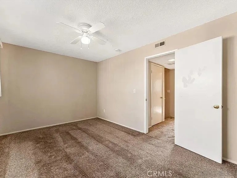 https://cdn.realtyfeed.com/cdn/127/306744451/55ff9367db9b0f6eb6ce3d313e81583f.webp