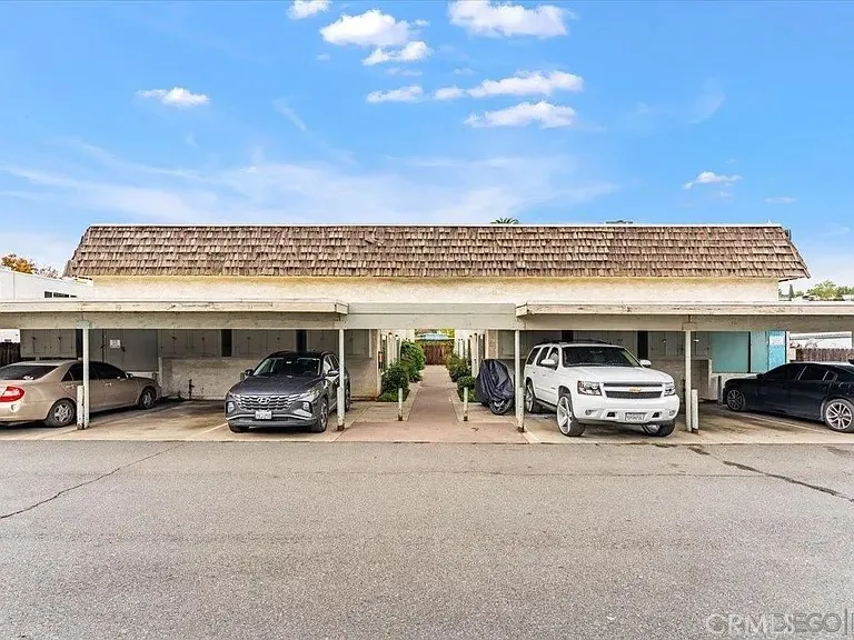 https://cdn.realtyfeed.com/cdn/127/306744451/a455c09ac675fe73d066a354cf794e35.webp