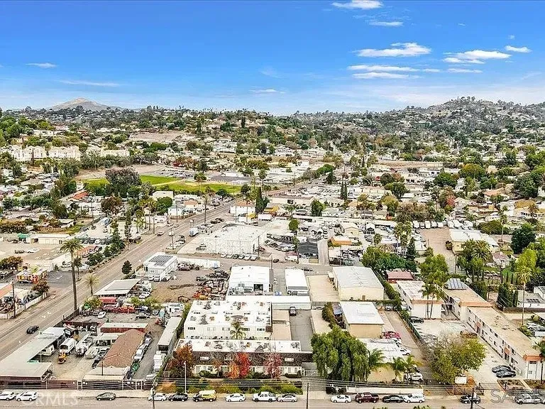 https://cdn.realtyfeed.com/cdn/127/306744451/b939aee6821141135a6626b69b51977c.webp