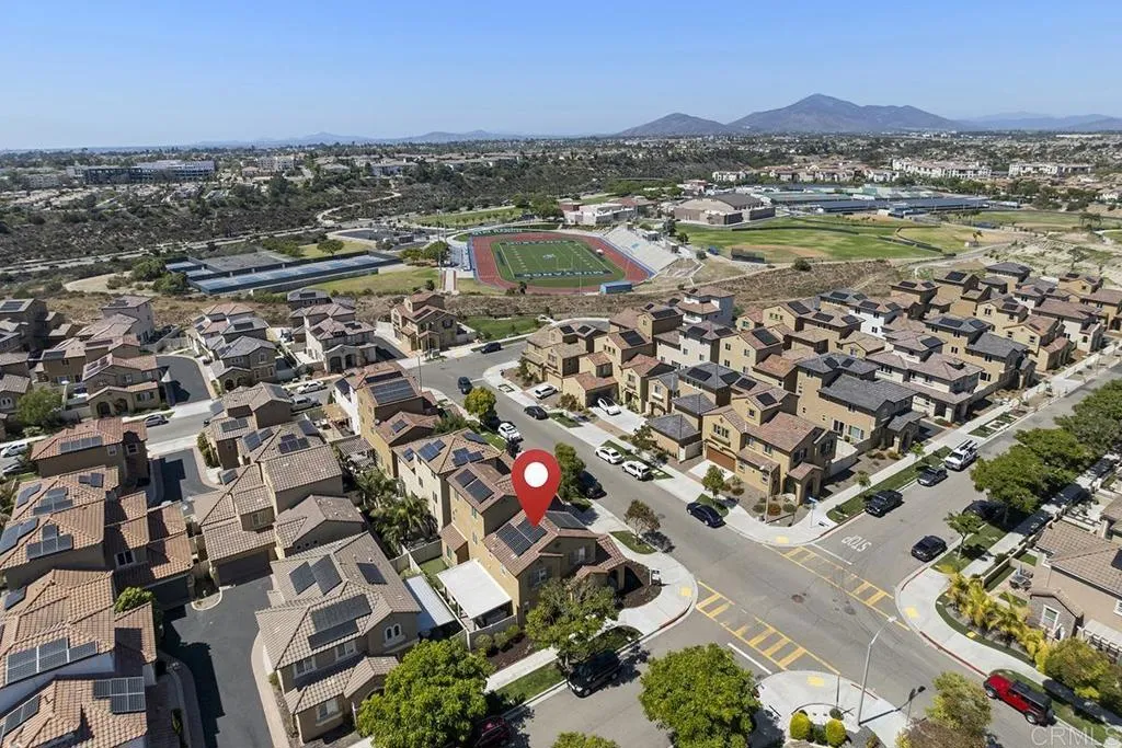 https://cdn.realtyfeed.com/cdn/127/306744558/21bd831cf01915547577f07a76d092e2.webp