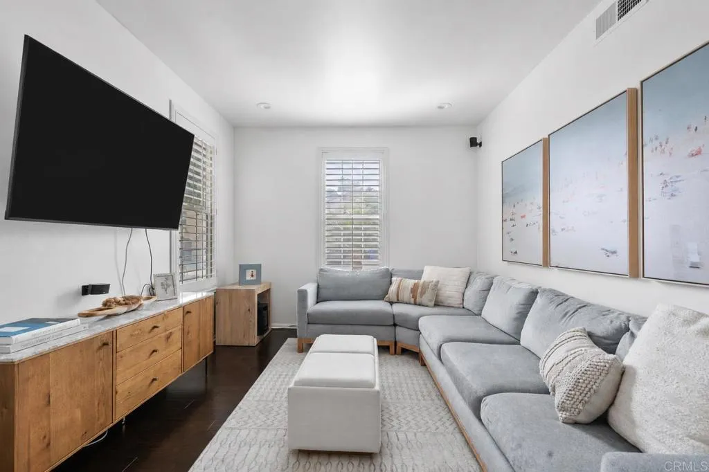 https://cdn.realtyfeed.com/cdn/127/306744565/161dd6a988f8fb9e8b5e611ecf6fac4d.webp