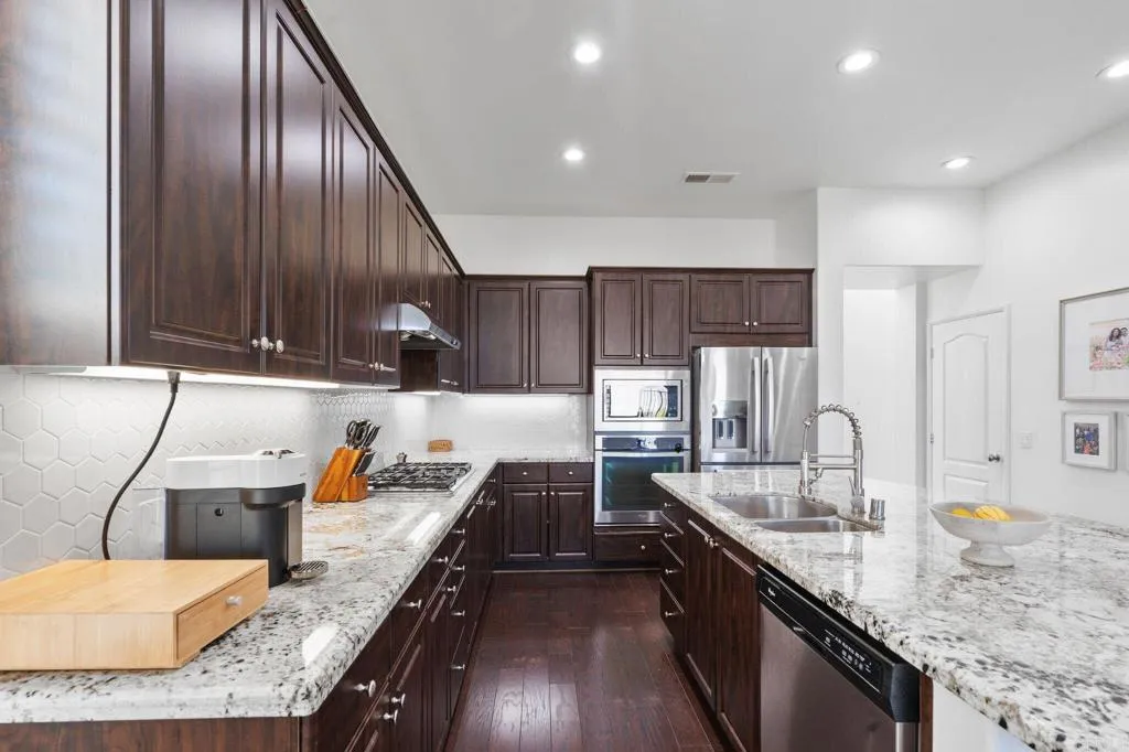 https://cdn.realtyfeed.com/cdn/127/306744565/63888e8f939d59538663e433f7e08a18.webp