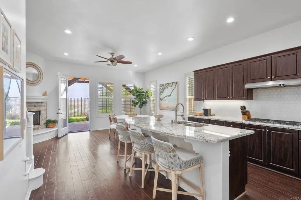 https://cdn.realtyfeed.com/cdn/127/306744565/86c6f74da234ce7ed8231f659a8e88bf.webp