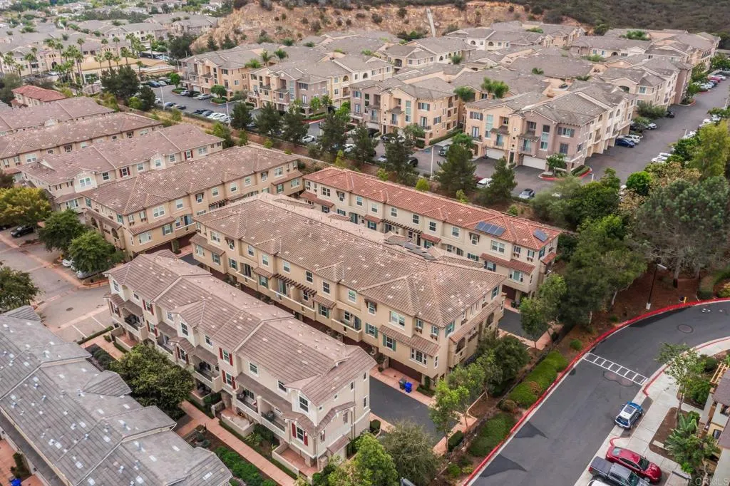 https://cdn.realtyfeed.com/cdn/127/306744620/4d583cb6ccb4dc63e3f0ef94a8ee922c.webp