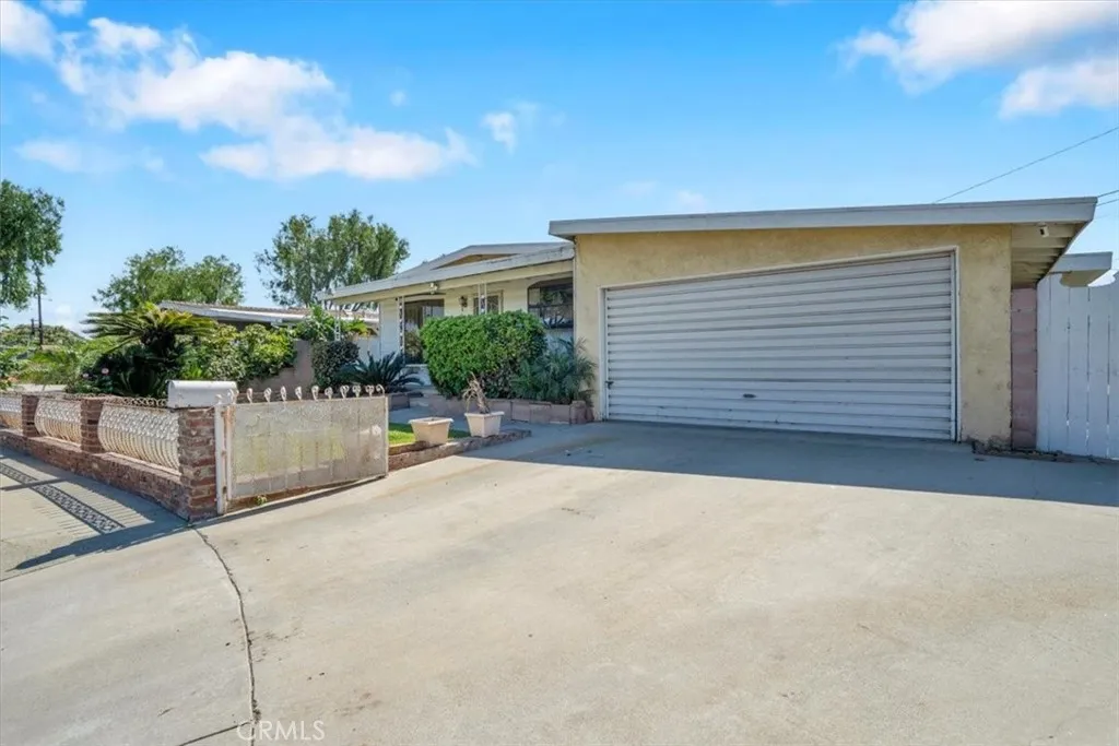 9241 Vicki Drive, Santa Fe Springs, CA 90670 - Photo 3 of 17, Santa Fe Springs, CA