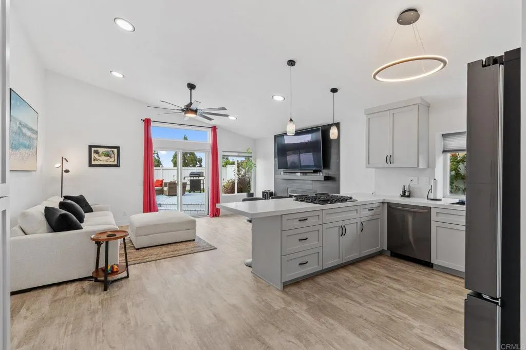 https://cdn.realtyfeed.com/cdn/127/306744702/52c5b6f0d40d9b8ed320b7a978b8ca4d.webp