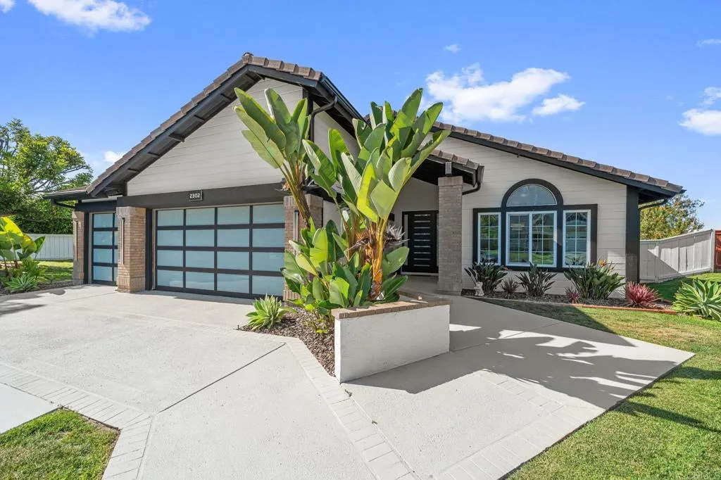 https://cdn.realtyfeed.com/cdn/127/306744702/6be51d73177e0149f5342640448e2a4f.webp