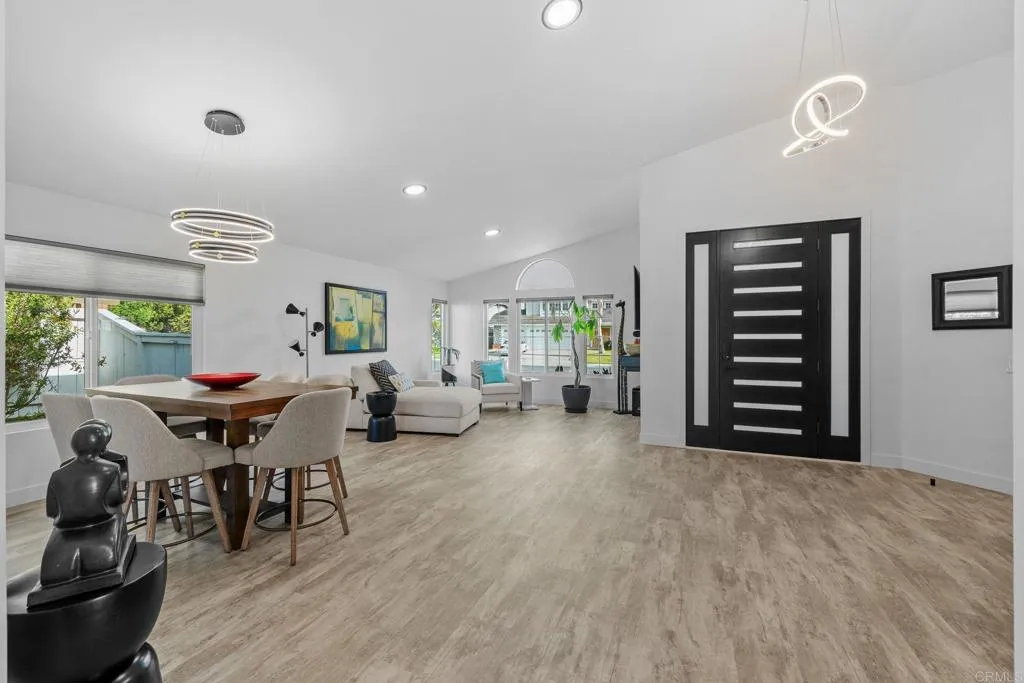 https://cdn.realtyfeed.com/cdn/127/306744702/bbb250072edd3d5a5fc2f5053fc9e113.webp