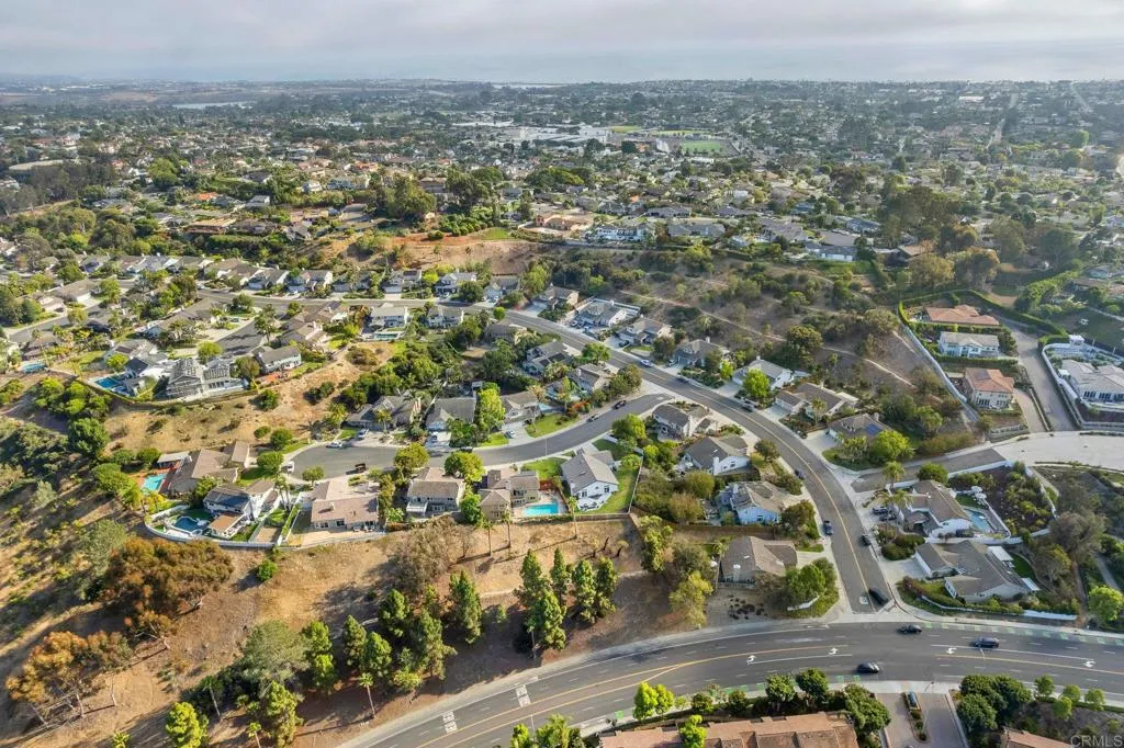 https://cdn.realtyfeed.com/cdn/127/306744702/db34d0cbf33ad981c78650aa9876c169.webp