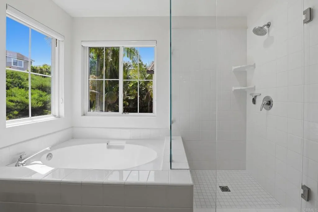 https://cdn.realtyfeed.com/cdn/127/306744790/0aa38111c637574eb927ded18bb99340.webp