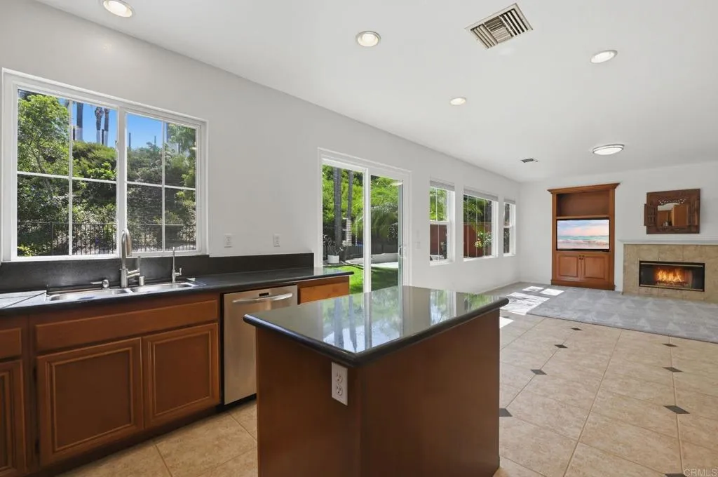 https://cdn.realtyfeed.com/cdn/127/306744790/3fd8c5eaa1ebbfc0c3f82651af508690.webp