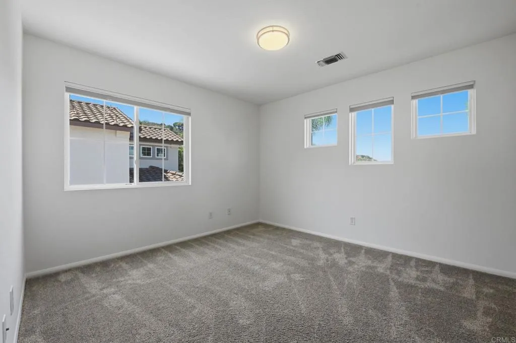 https://cdn.realtyfeed.com/cdn/127/306744790/cb13ead4907517565134faaf426c9e31.webp