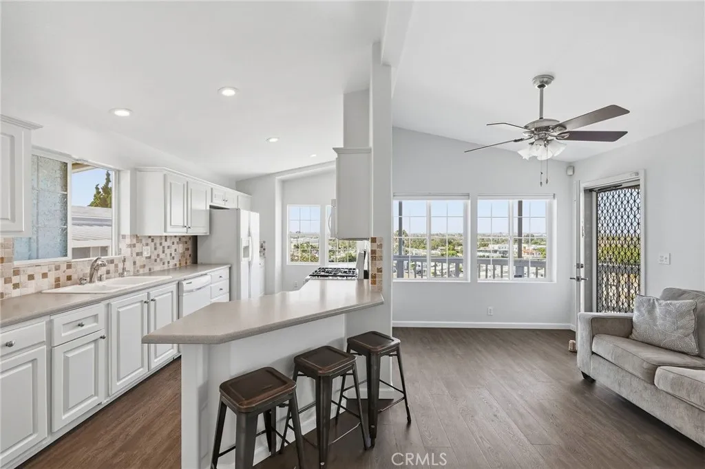 2550 Pacific Coast Unit 152, Torrance, CA 90505 - Main photo, Torrance, CA