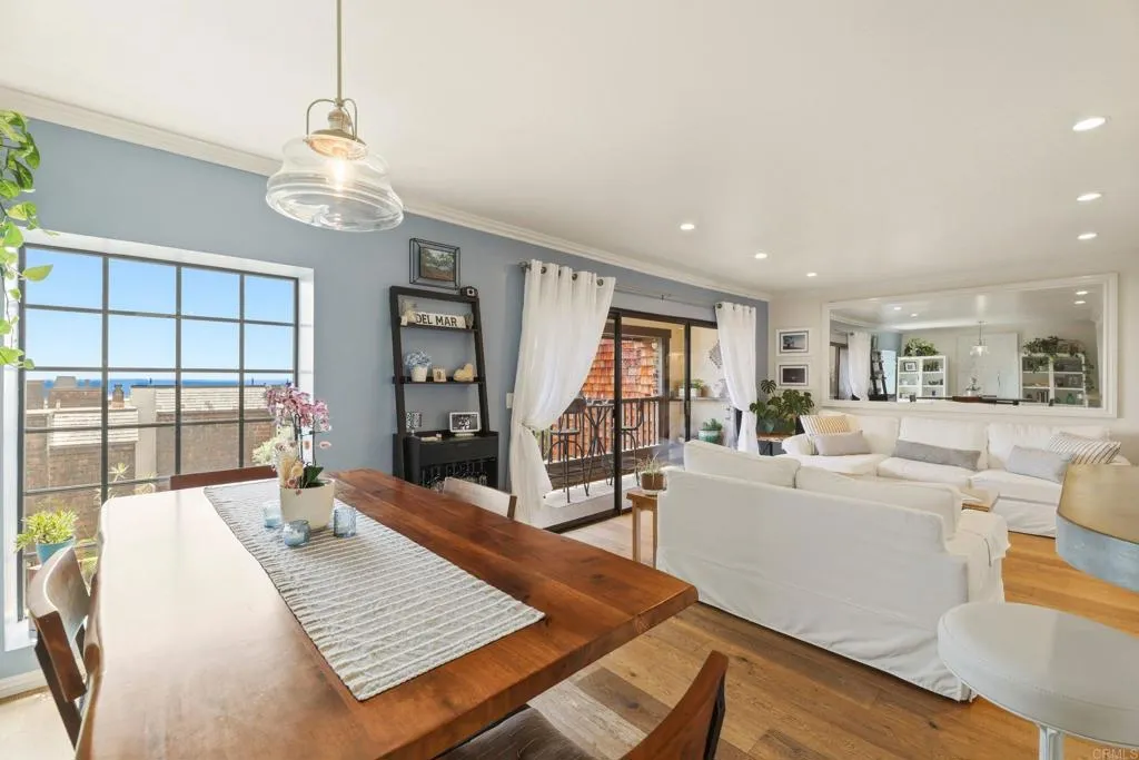 https://cdn.realtyfeed.com/cdn/127/306744924/671bb3b10570146f47519dd540afd979.webp