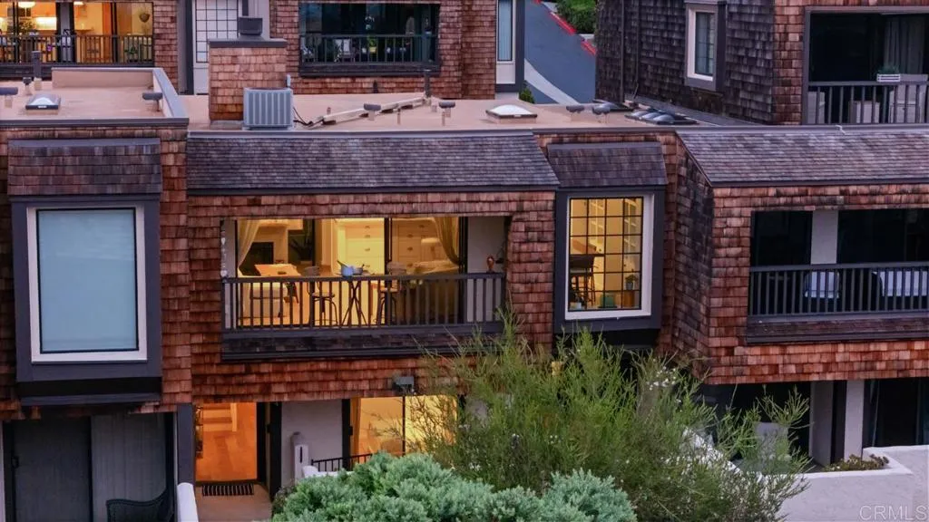 https://cdn.realtyfeed.com/cdn/127/306744924/6cc2b49662ec82e488df8c675de63019.webp