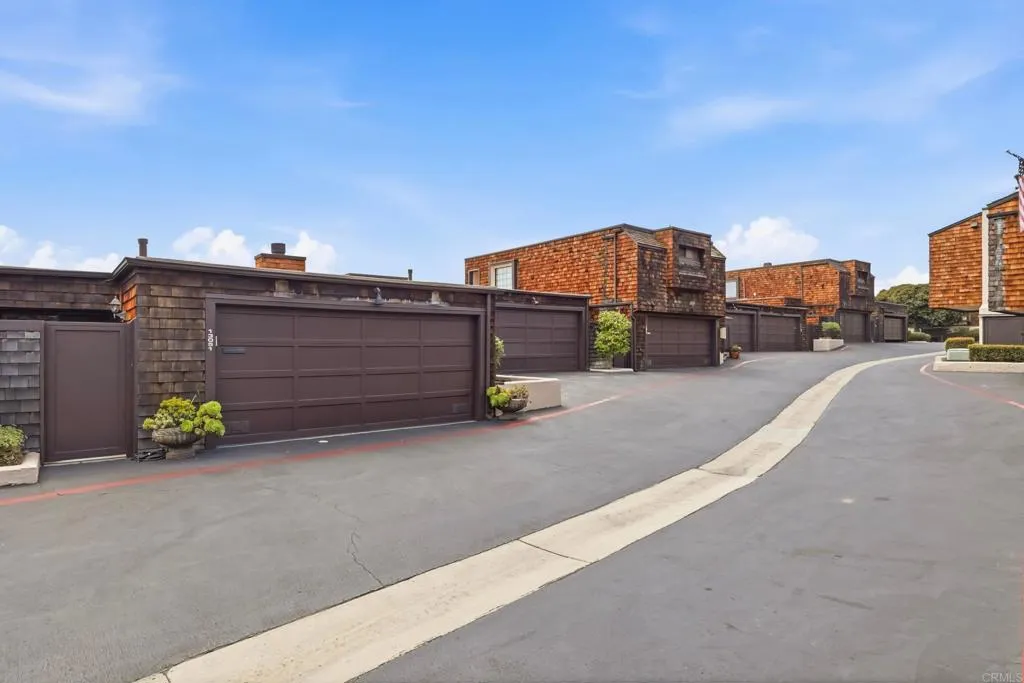 https://cdn.realtyfeed.com/cdn/127/306744924/ceca2b504890901b22e66ca6d81d3080.webp