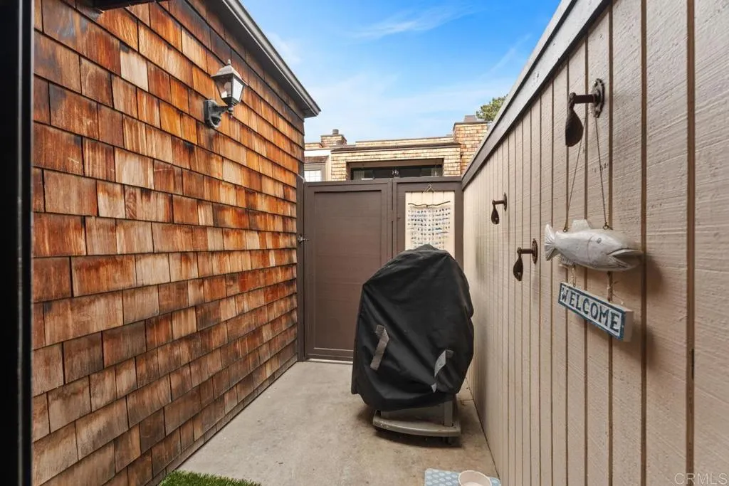 https://cdn.realtyfeed.com/cdn/127/306744924/def89d88a8fc452f596098b921da3dbf.webp