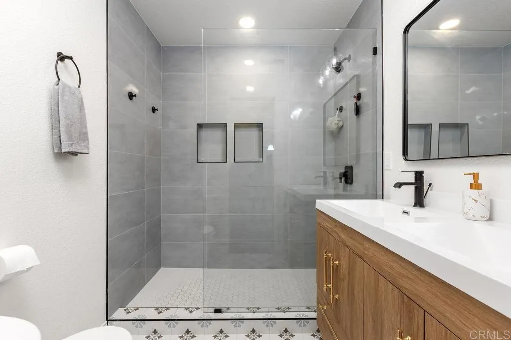 https://cdn.realtyfeed.com/cdn/127/306744976/1082782bb6b17072229e3d06fa2de9af.webp