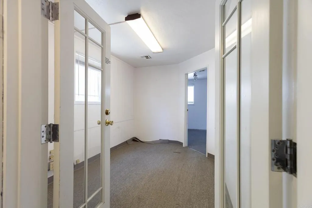 https://cdn.realtyfeed.com/cdn/127/306745029/703ecec949cb882de7d4acfd2ceedfc5.webp