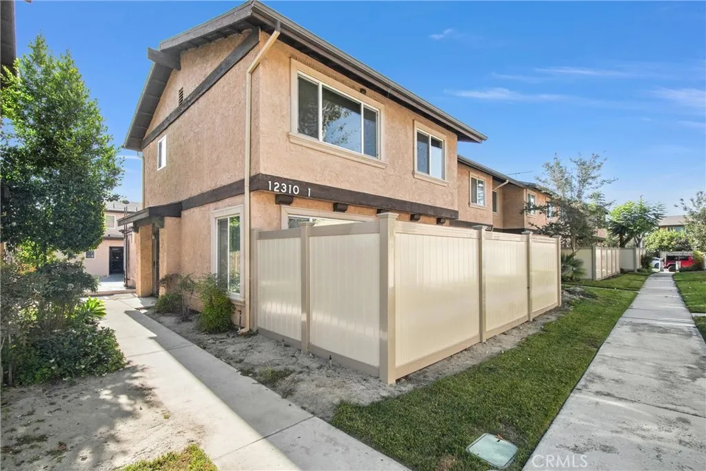 North Hollywood, CA 91605