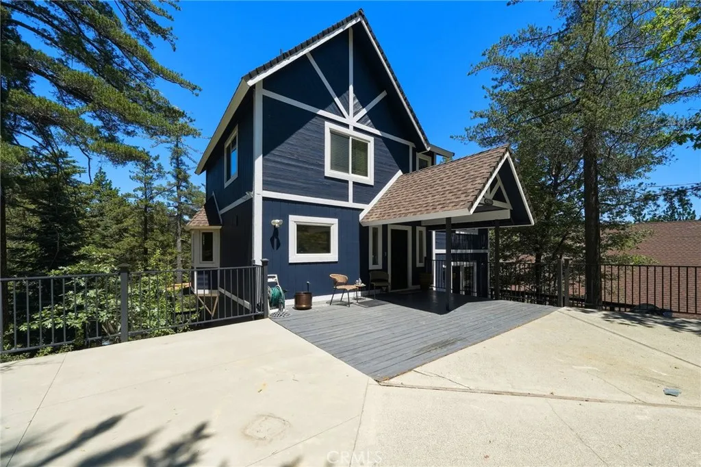 26210 Circle Drive, Lake Arrowhead, CA 92352 - Photo 2 of 43, Lake Arrowhead, CA