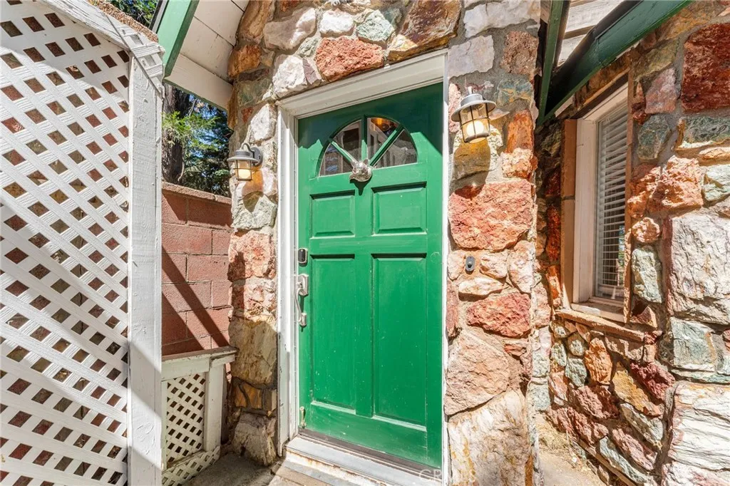 724 Buckingham, Lake Arrowhead, CA 92352 - Photo 4 of 31, Lake Arrowhead, CA