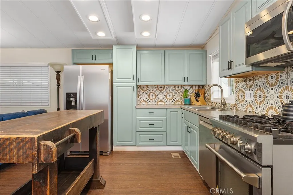 https://cdn.realtyfeed.com/cdn/127/306745168/04bf6a59be47398d47a23e1402897d7e.webp