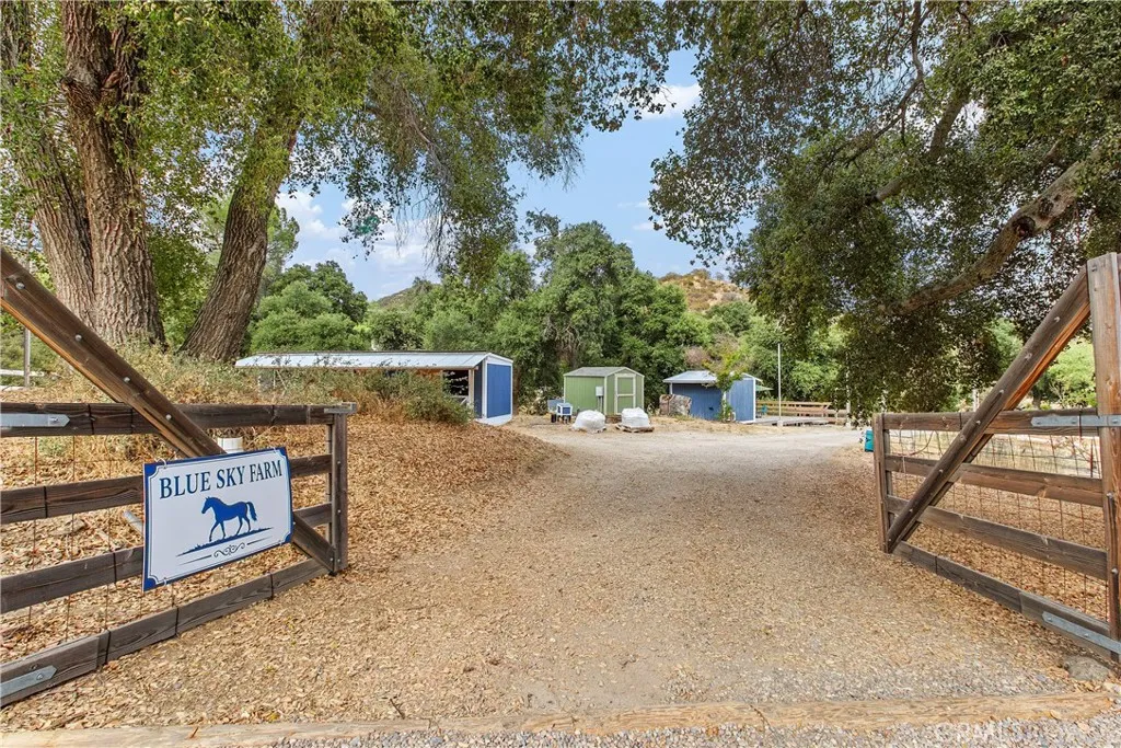 https://cdn.realtyfeed.com/cdn/127/306745168/340ae950d2a4c4ab35236dd2d84def94.webp