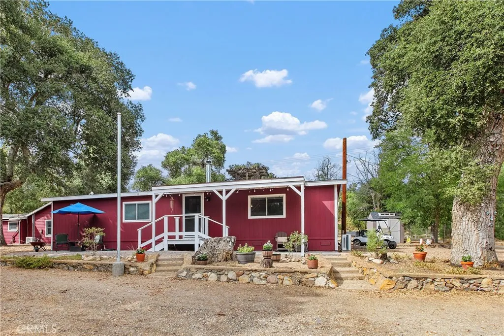 https://cdn.realtyfeed.com/cdn/127/306745168/af6af7a109c9435626567d4c5a2d191d.webp