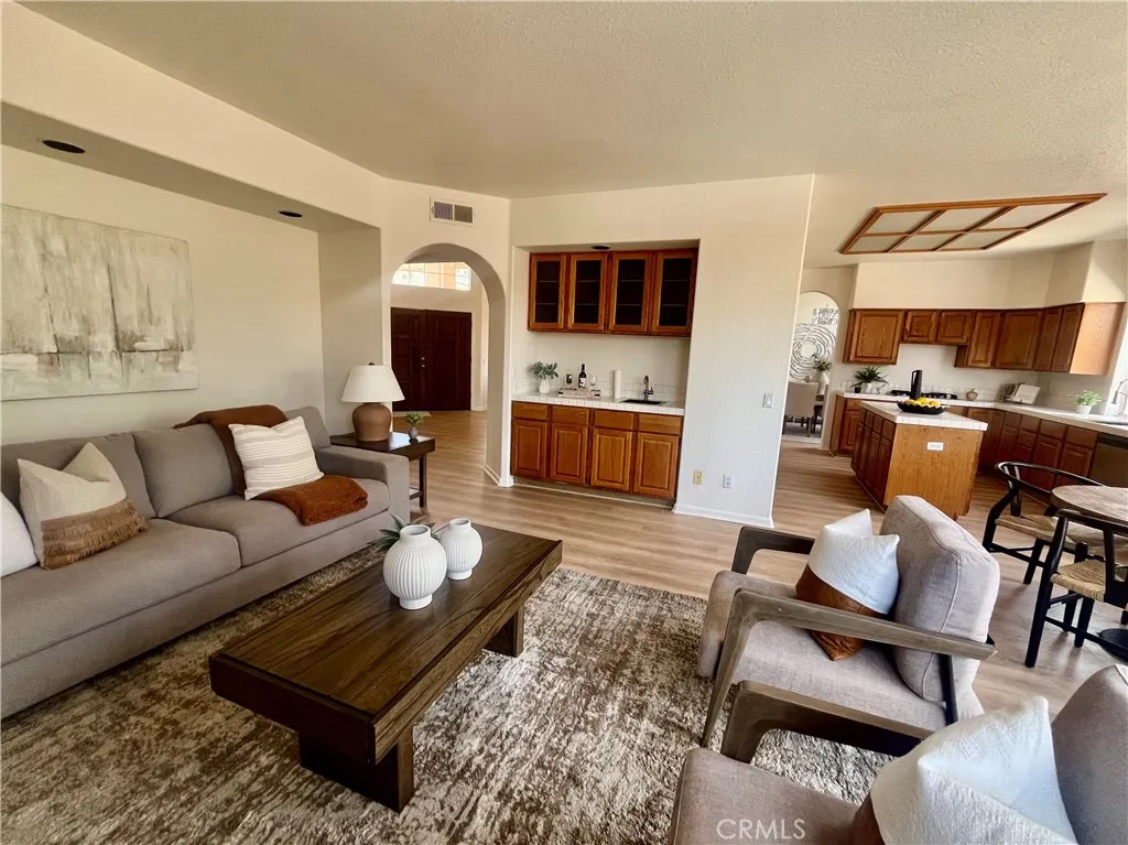 https://cdn.realtyfeed.com/cdn/127/306745213/8330e168c6f45697d73b0f8671dddcda.webp